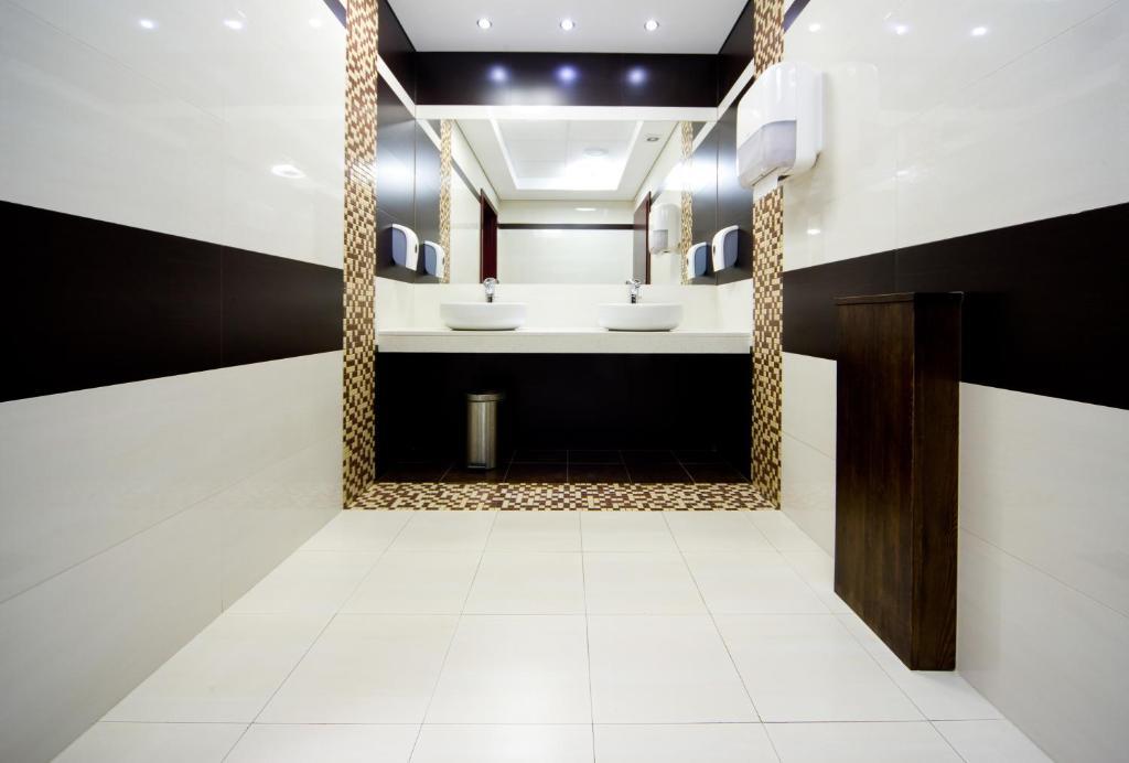 Hotel Centrum Квидзин Екстериор снимка