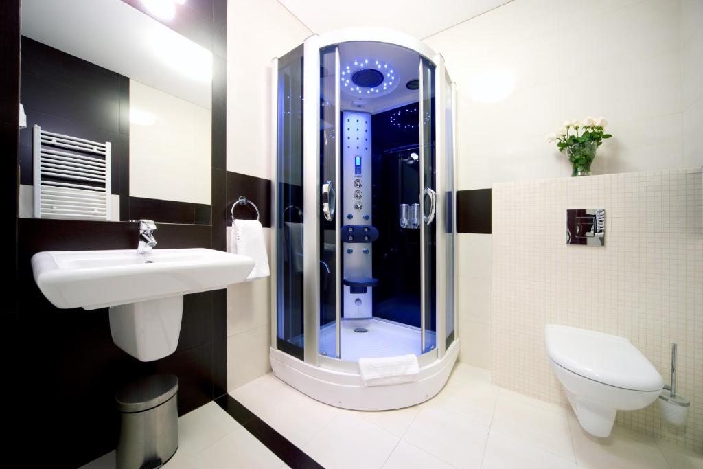 Hotel Centrum Квидзин Стая снимка