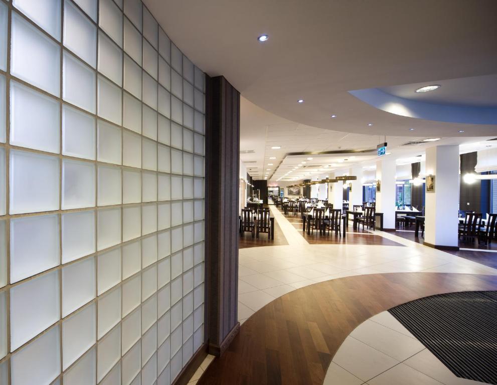 Hotel Centrum Квидзин Екстериор снимка