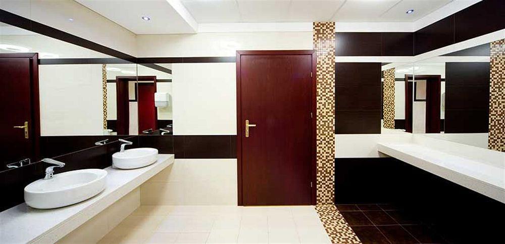Hotel Centrum Квидзин Екстериор снимка