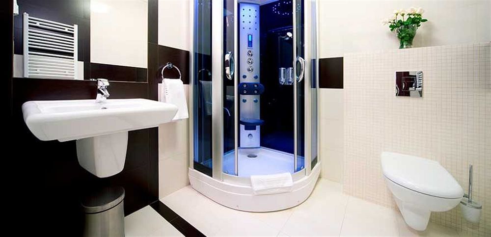 Hotel Centrum Квидзин Екстериор снимка